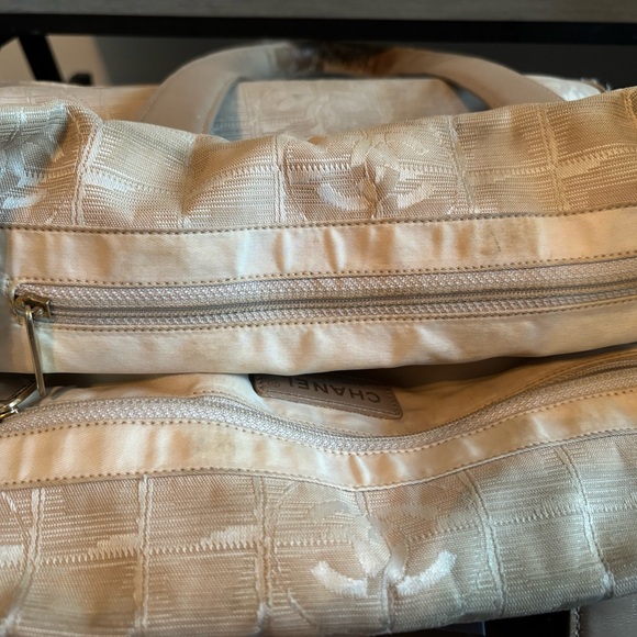 Authentic Chanel New Travel Line MM Tote Bag in Classic Beige - Picture 7 of 14